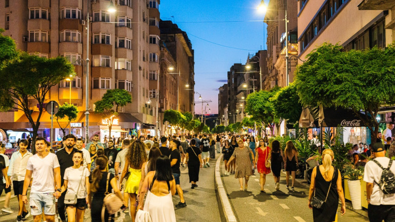 Un nou weekend „Strazi Deschise - Bucuresti, Promenada urbana”. Arta si distractia pe Calea Victoriei Imagine