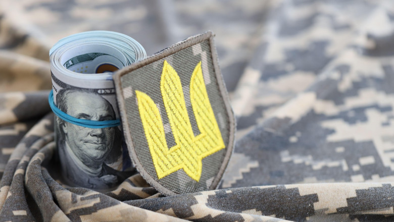 Un oficial al Ministerului Apararii din Ucraina este acuzat ca a acceptat mita in valoare de 1,3 milioane de dolari Imagine