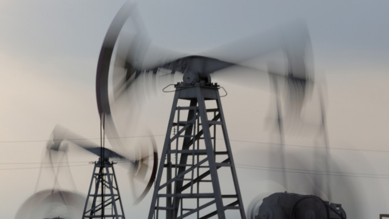 Un oficial ucrainean cere plafonarea petrolului rusesc la 30 de dolari barilul, jumatate fata de pretul stabilit de UE Imagine