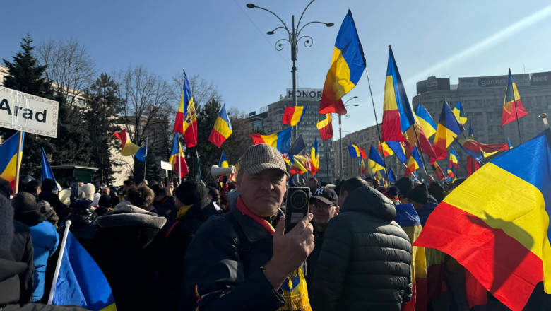 Un participant la protestul de luni din Piata Victoriei, arestat preventiv pentru 30 de zile. Un cetatean polonez a fost si el retinut Imagine
