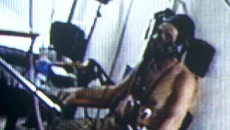 Un pilot ATEU, dat afara pentru ca nu a depus un juramant religios: „Singura arma care obliga pe toata lumea sa recurga la un limbaj religios” Imagine