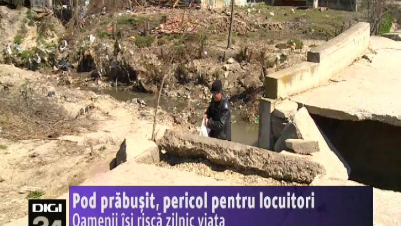 Un pod prabusit, pericol pentru locuitorii unui sat din Olt Imagine