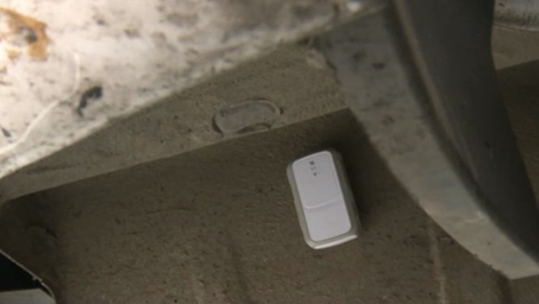 Un politist sustine ca i s-a montat pe masina un dispozitiv de urmarire Imagine