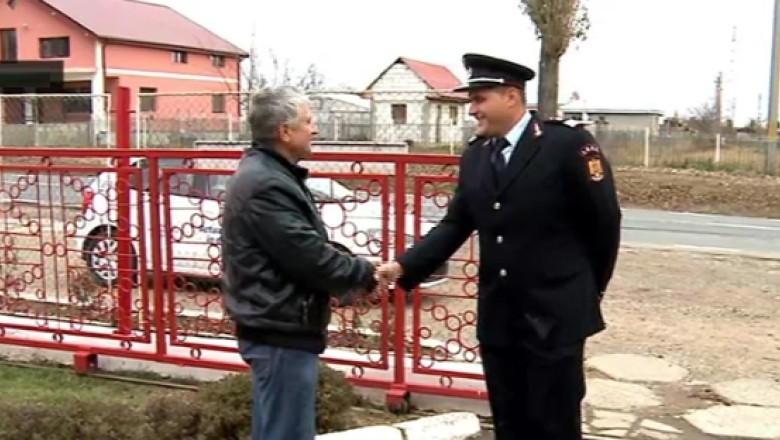 Un pompier care a gasit 1000 de lei i-a returnat proprietarului. Va fi recompensat cu o diploma de la ISU si o nota buna la dosar Imagine