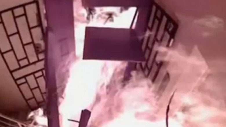 Un post de televiziune a fost incendiat in Maldive Imagine