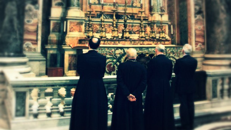 Un preot din Olanda a fost suspendat pentru ca a uitat cuvintele din slujba de impartasanie Imagine
