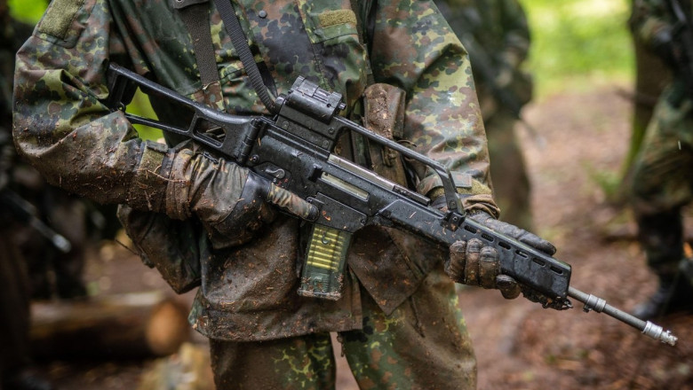 Un producator german de arme a reclamat in justitie Finlanda, pentru ca a ales sa cumpere pusti de asalt de la o companie locala Imagine