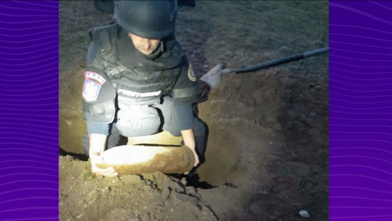 Un proiectil cu focos activ a fost gasit langa o padure din judetul Valcea. Pirotehnistii intervin la fata locului Imagine