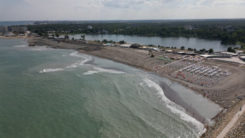 Un propulsor de racheta inscriptionat in limba rusa a fost descoperit in zona plajei Venus-Saturn Imagine