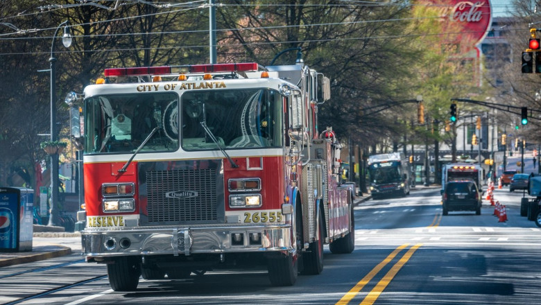 Un protestatar cu un steag palestinian si-a dat foc in fata unui consulat israelian, in SUA Imagine