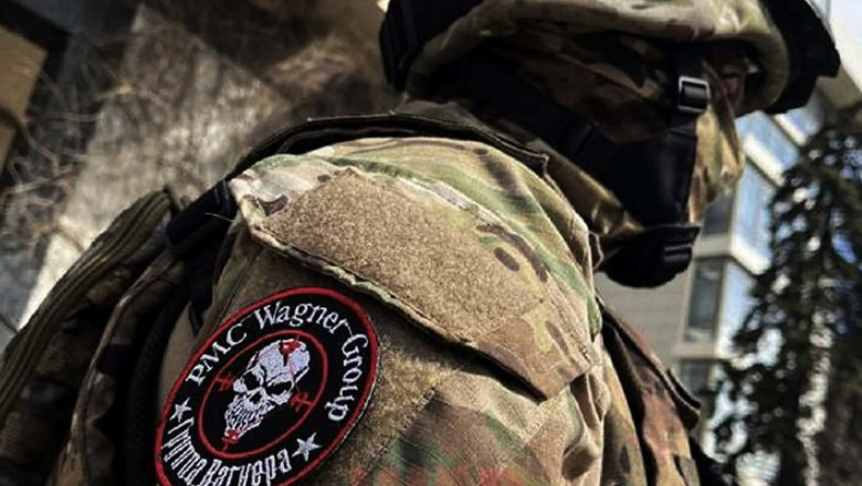 Un puscarias rus din Wagner, gratiat si revenit de pe front, a omorat sase oameni si le-a dat foc caselor Imagine