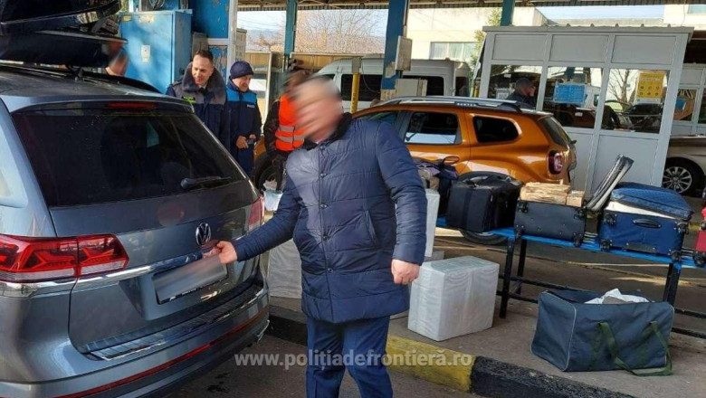 Un "diplomat" cu acte false a incercat sa intre in tara cu o masina plina de tigari de contrabanda Imagine
