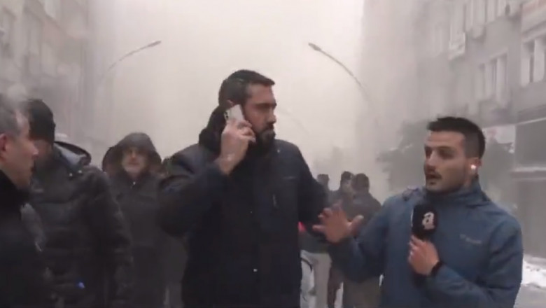 Un reporter turc, surprins in direct de cel de-al doilea cutremur cu magnitudinea de 7,5. Oamenii fug ingroziti Imagine