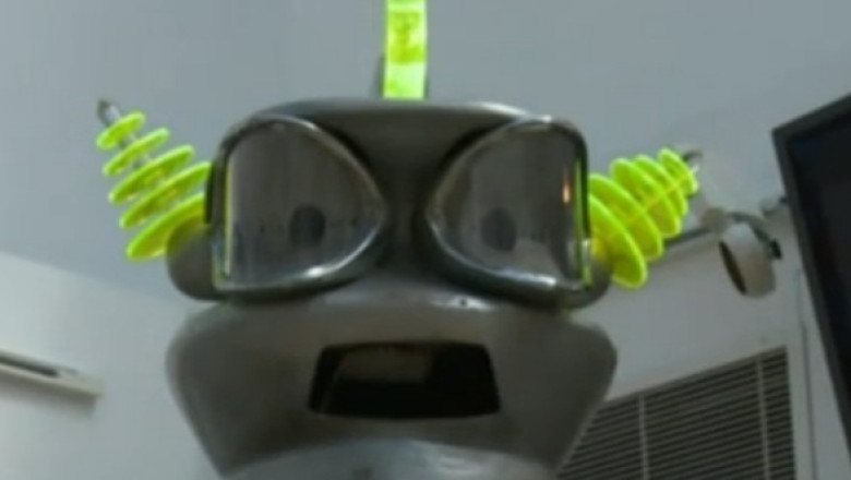 Un robot de 60 de ani a fost scos la licitatie Imagine