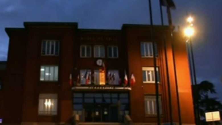 Un roman a fost linsat in Franta pentru ca ar fi spart un apartament Imagine