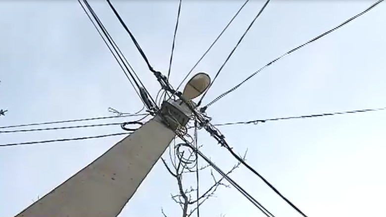 Un scurtcircuit in comuna Veresti a fost suficient pentru judetele Suceava si Botosani sa ramana fara curent Imagine