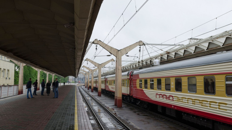 Un sef de tren a obligat un ofiter rus sa-si plateasca bagajul suplimentar. Acum va fi trimis pe front, drept pedeapsa Imagine