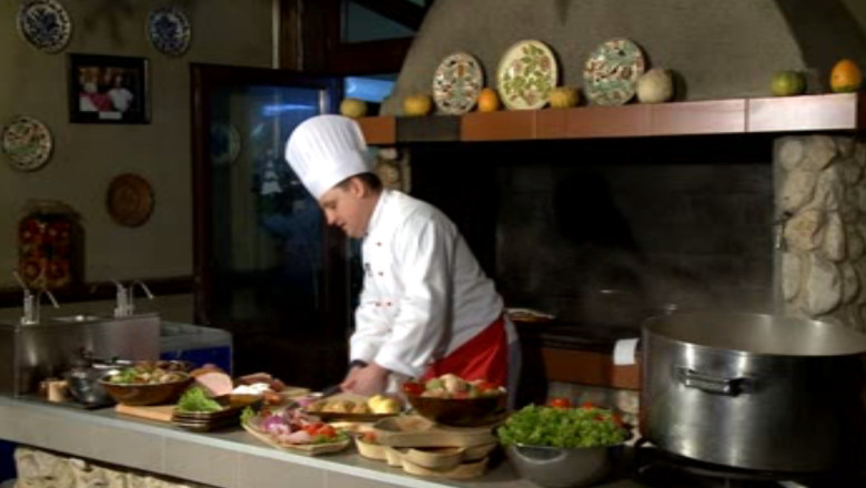 Un sejur de sarbatori in Bucovina costa intre 200 si 2000 de lei. Relaxare la SPA si plimbari cu sania, incluse in oferte Imagine