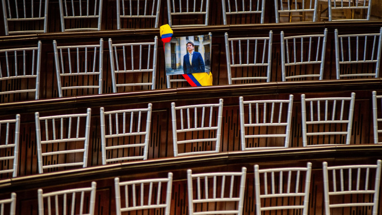 Un senator care ar fi putut candida la alegerile prezidentiale din 2026 din Columbia a murit dupa ce a fost impuscat in cap Imagine