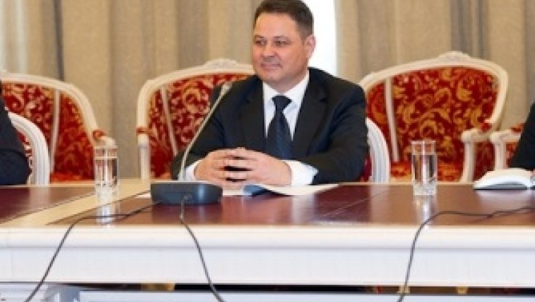 Un senator de Iasi a demisionat din UNPR pentru a reveni la PPDD: "Imi recunosc eroarea. Vin cu capul plecat"  Imagine