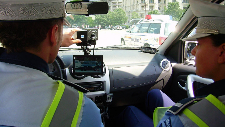 Un sofer a condus cu 152 de km/ora intr-un cartier din Arad. Nu avea la el niciun document Imagine