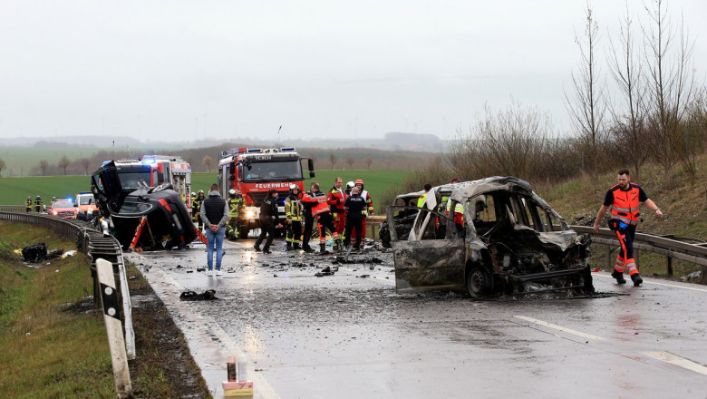 Un sofer cu permis de conducere anulat din 2007 a ucis sapte persoane pe o sosea din Germania Imagine