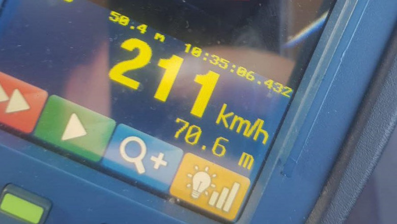 Un sofer de 22 de ani a fost prins cu 211 km/h pe tronsonul de autostrada Nusfalau - Suplacu de Barcau, la o zi dupa inaugurare Imagine