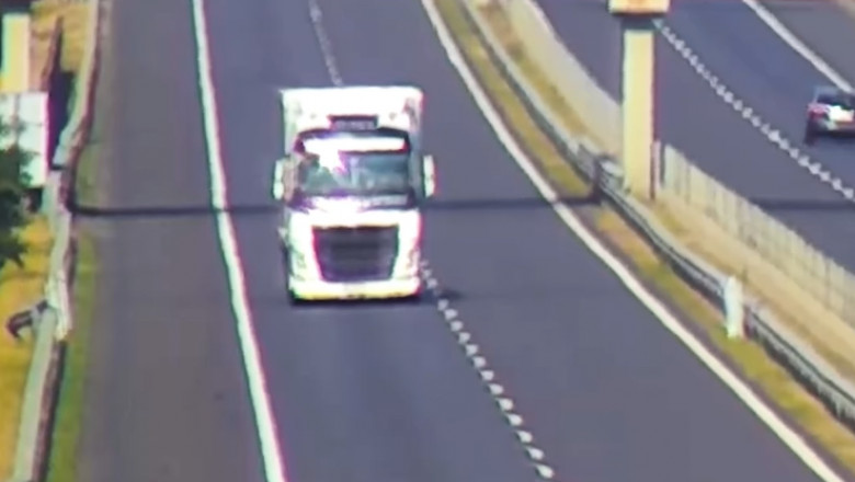 Un sofer roman de TIR a fost dat ca exemplu negativ de autoritatile maghiare dupa un accident de camion petrecut la inceputul lunii Imagine