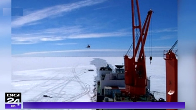 Un spargator de gheata chinez s-a blocat in gheturile Antarcticii inainte sa ajunga la vaporul pe care trebuia sa il elibereze Imagine