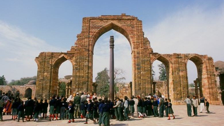 Un stalp de fier din India sta expus la ploi, vant si umezeala de 1600 de ani, dar nu a ruginit nici pana astazi Imagine