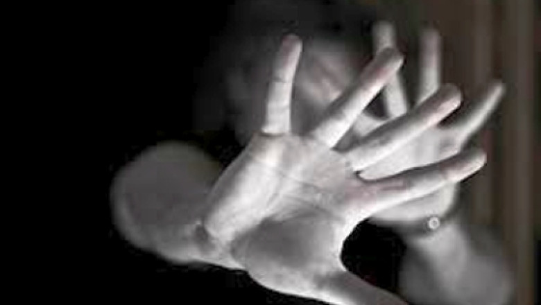 Un strigat pentru victimele violentei conjugale. Cateva zeci de persoane au manifestat la Bucuresti impotriva abuzurilor la care sunt supuse femeile Imagine