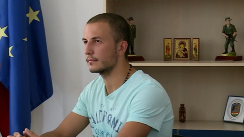 Un student a gasit o borseta cu 9.000 de euro. El a predat banii politistilor Imagine