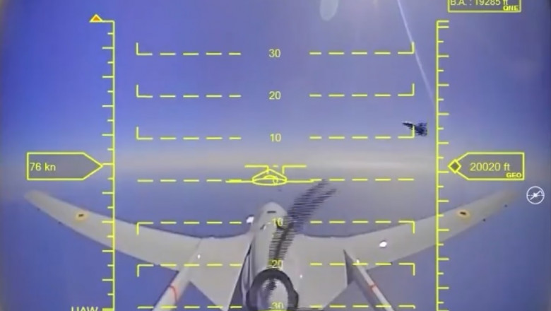 Un Su-27 rusesc a incercat sa doboare si o drona Bayraktar deasupra Marii Negre Imagine