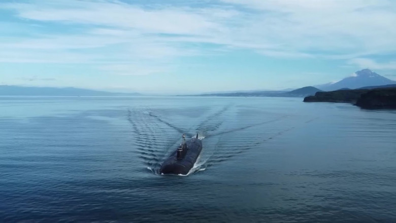 Un submarin rusesc ar fi fost reperat in largul coastei franceze Imagine