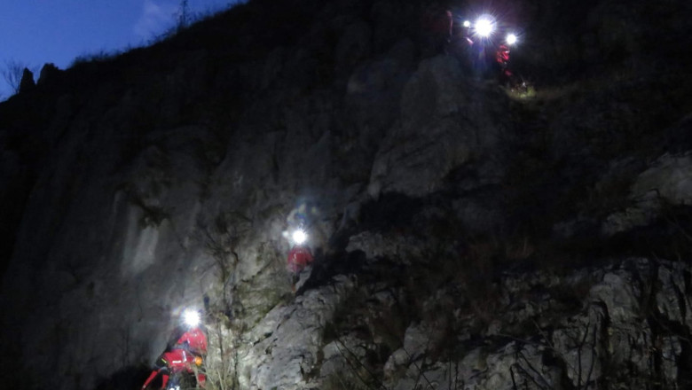 Un tanar a murit in Masivul Retezat, dupa ce a alunecat si a cazut 100 de metri Imagine