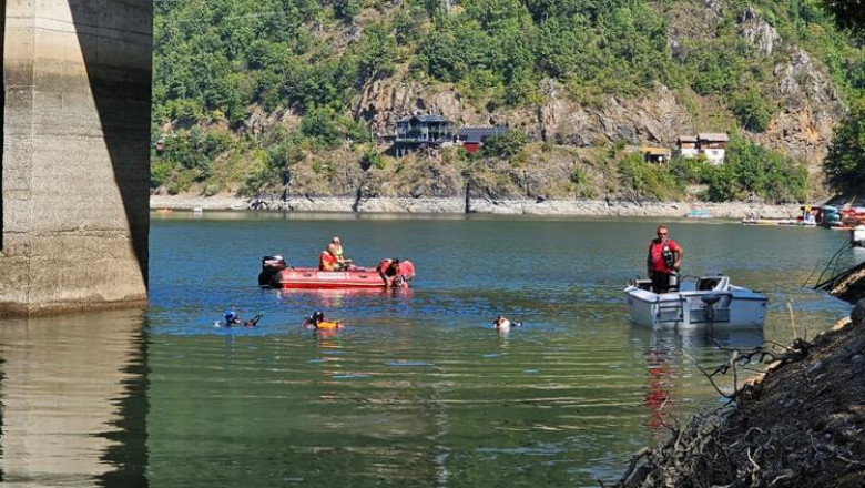 Un tanar de 18 ani din Cluj a murit sub ochii familiei, cu care se afla la lac. Ce cred martorii ca s-a intamplat Imagine