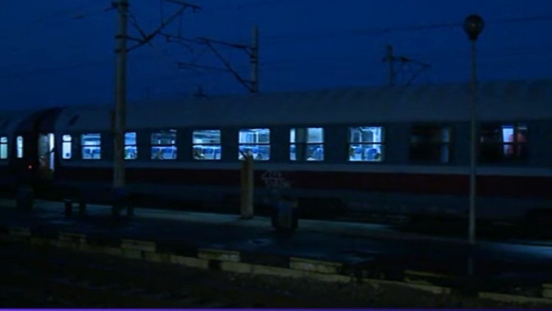 Un tanar de 23 de ani a murit dupa ce s-a aruncat in fata unui tren plin cu calatori Imagine