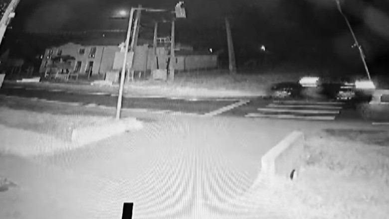 Un tanar prins cu 140km/ora in localitate a plecat cu politistul prins in geam ca sa nu fie testat pentru droguri Imagine