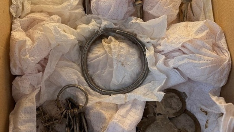 Un tezaur dacic din argint a fost gasit cu detectorul de metale in Breaza. E prima dovada a existentei unei locuiri dacice in zona Imagine