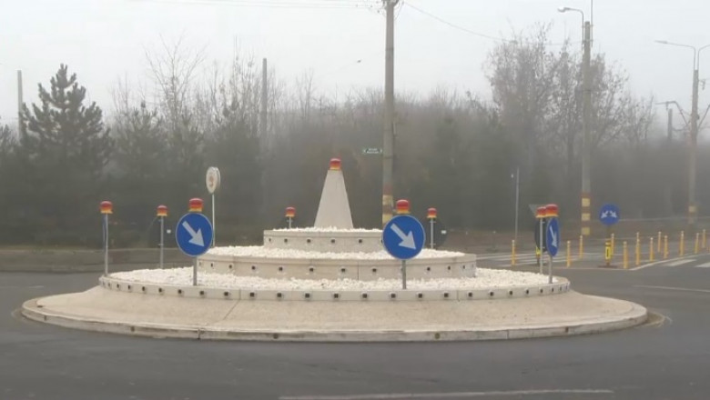 Un tort, o fantana arteziana, mausoleul de la Marasesti. Noile sensuri giratorii din Bucuresti creeaza confuzie printre soferi Imagine