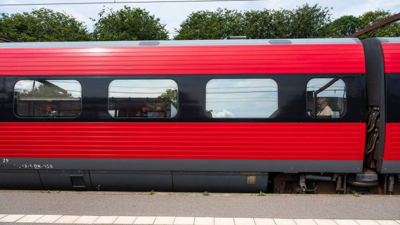 Un tren a deraiat in sudul Danemarcei. Cel putin o persoana a murit si mai multe au fost ranite Imagine