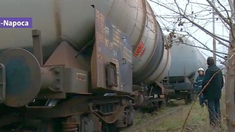 Un tren care transporta motorina a deraiat langa Cluj Napoca. Hotii de fier vechi ar fi furat componente din calea ferata Imagine