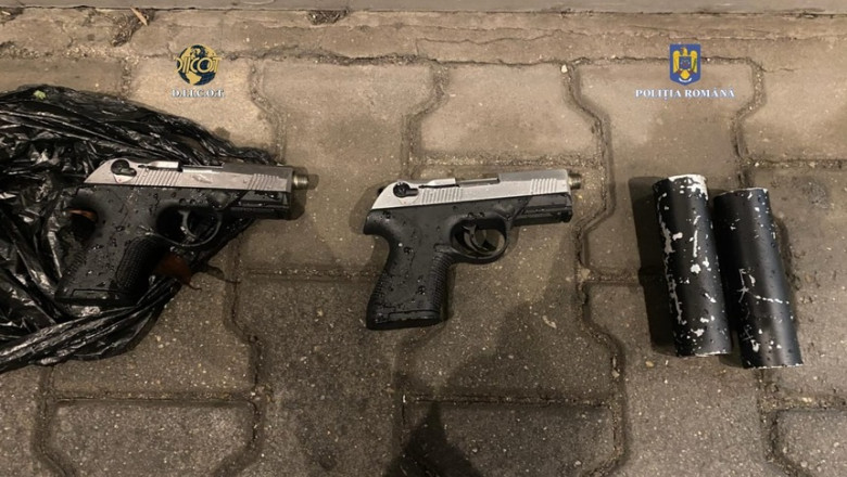 Un turc, membru al unei grupari care se ocupa de contrabanda cu arme in Romania, a fost prins cu doua pistoale la el Imagine