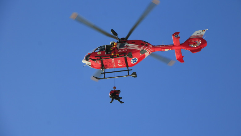 Un turist a cazut in gol 45 de metri in Muntii Piatra Craiului, un elicopter SMURD a fost trimis in zona Imagine