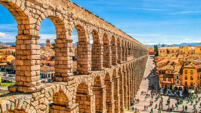 Un turist a murit in Spania, dupa ce a cazut de pe o terasa cu vedere spre un celebru apeduct roman Imagine