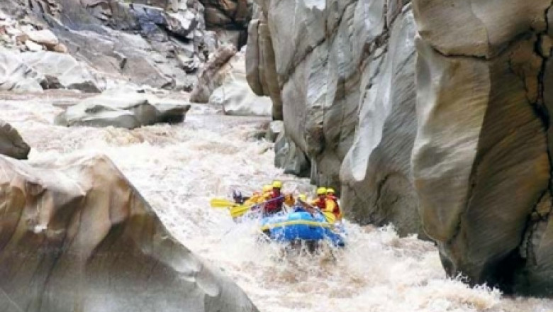 Un turist roman a ratacit doua zile pe malul unui rau din Peru. El si alti patru europeni s-au pierdut vizitand o cetate incasa Imagine
