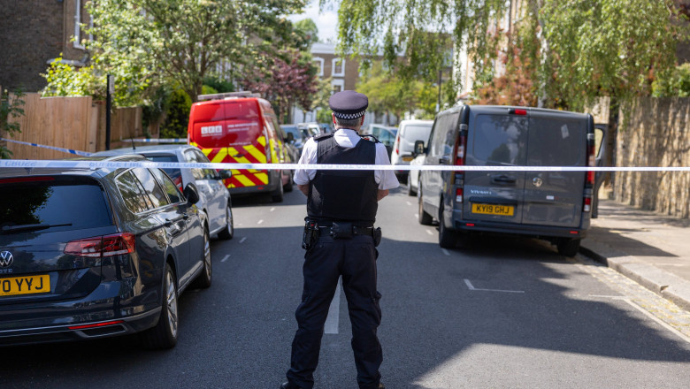 Un ucrainean de 21 de ani a fost arestat in dosarul privind incendierea locuintei premierului britanic Keir Starmer Imagine