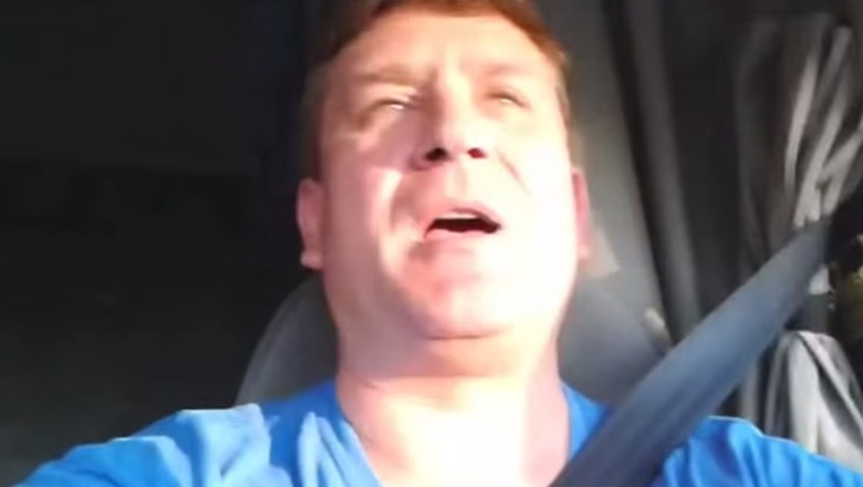 Un ucrainean stabilit in SUA ironizeaza, in melodii sovietice, politicile lui Vladimir Putin Imagine