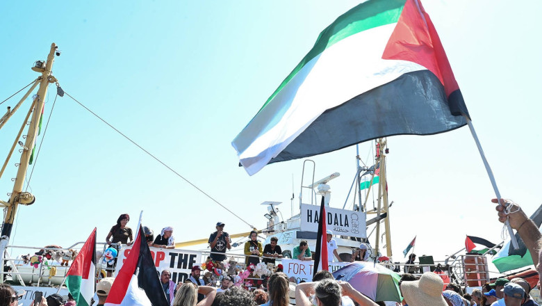 Un vas cu ajutor umanitar se indreapta spre Gaza, sfidand blocada Israelului. Echipajul ameninta cu greva foamei daca nava e oprita Imagine