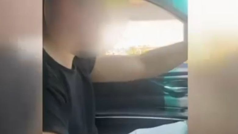 Un viitor politist din Teleorman a lovit un pieton, apoi s-a filmat in timp ce conducea masina cu parbrizul spart si cantand manele Imagine